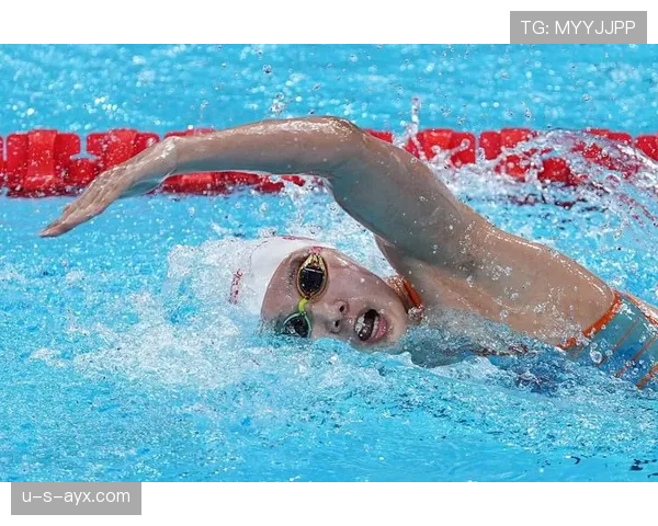 约翰尼·韦斯穆勒领衔接力队打破世界纪录，4x200米自由泳再创辉煌