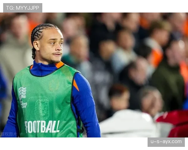 哈维·西蒙斯重返巴黎圣日耳曼，新生力量闪耀赛场