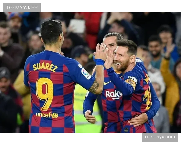 巴萨进攻体系过度依赖边路，中路创造力不足影响战术多样性