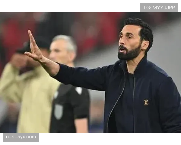 皇马哈维引发主帅热议，暴风时期豪门动荡表现受限对赛季走势形成制约